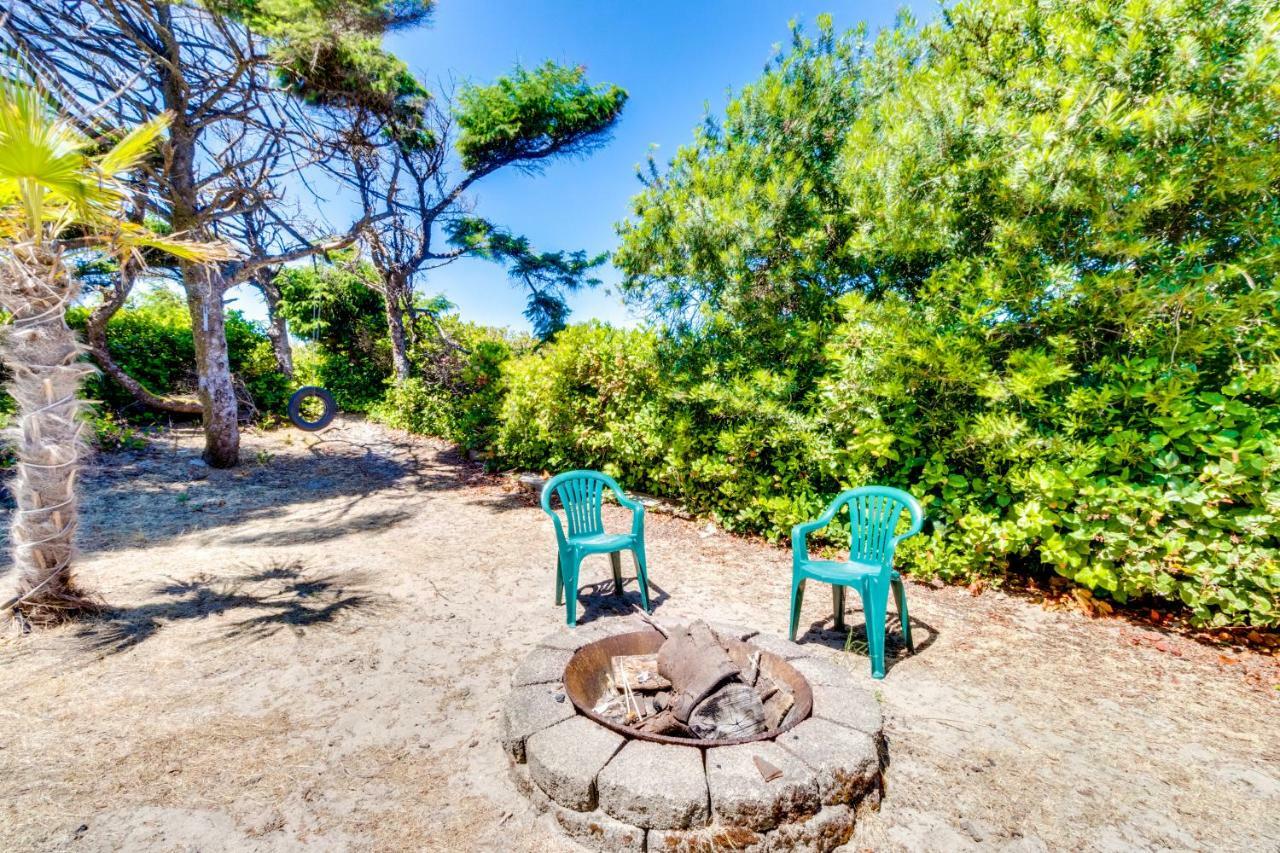 Villa Chris'S Oceanfront Getaway Rockaway Beach Esterno foto